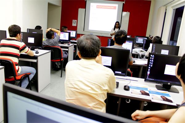 新加坡TMC学院：提供专业教师的指导