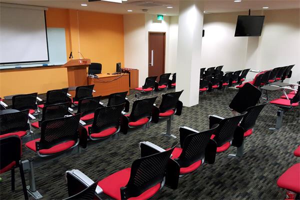 新加坡TMC学院的课程设置丰富多彩，能够满足不同学生的学生需求